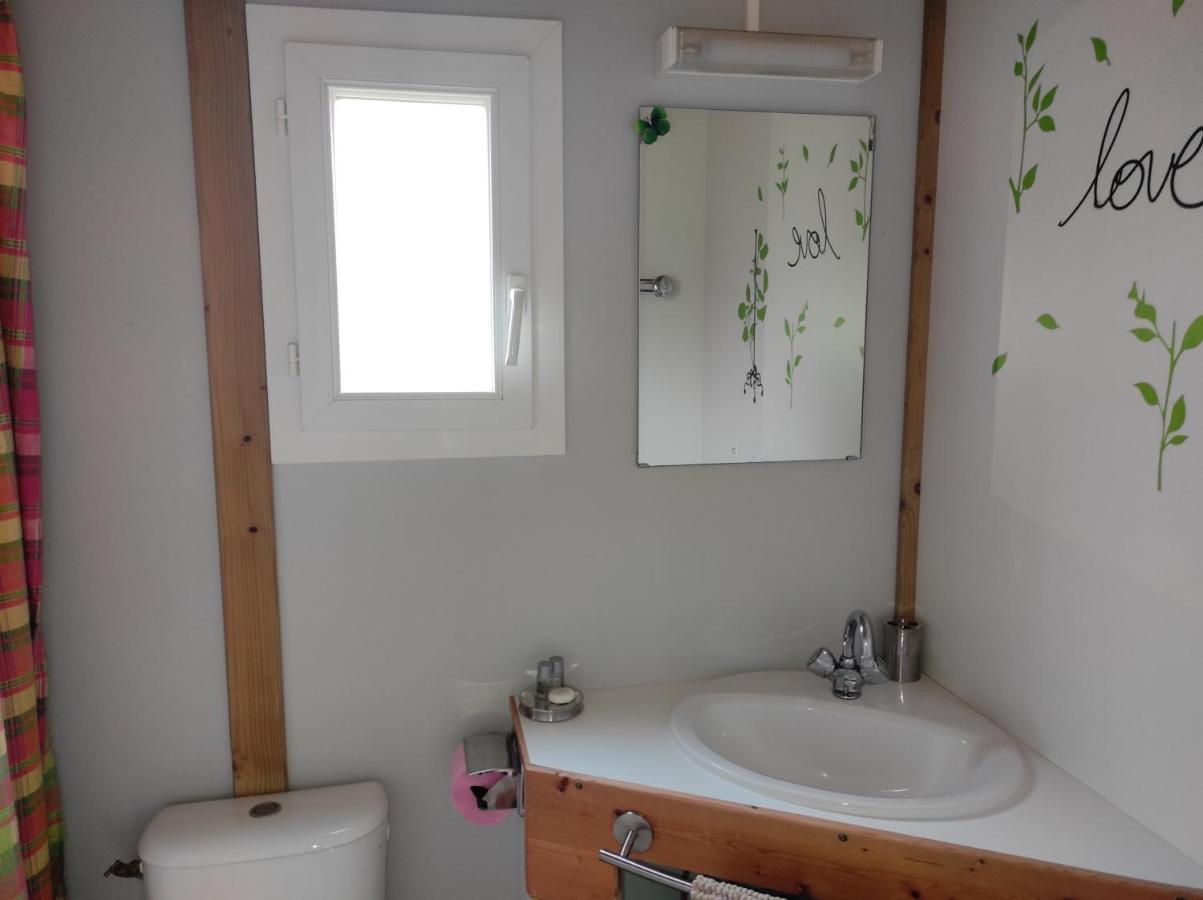 Chalet Simple Au Camping L'Etruyere Au Lac La Tardiere Eksteriør billede
