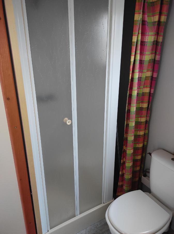 Chalet Simple Au Camping L'Etruyere Au Lac La Tardiere Eksteriør billede